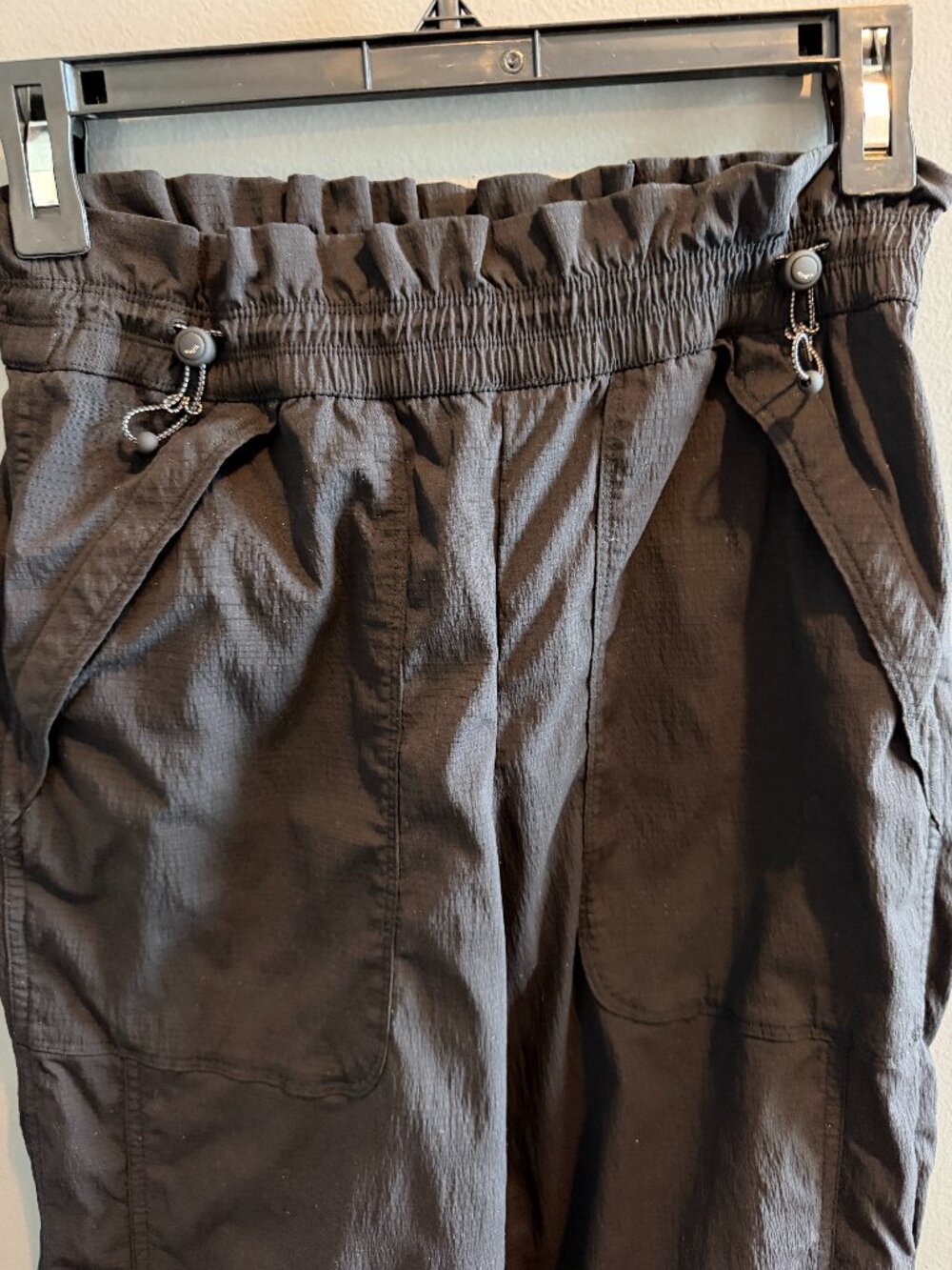 Athleta Trekkie High Rise Parachute Pants Size 0 Black